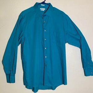 Like New Van Heusen Dress Shirt